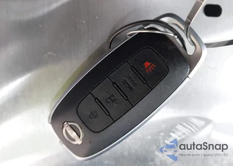 2025 Nissan Versa 1.6 Sv z USA, uszkodzony, nr VIN 3N1CN8EV6SL835725